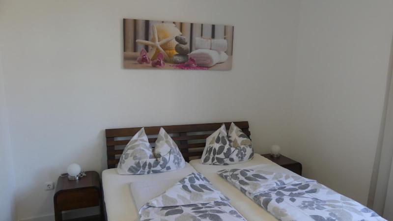 Quadruple Room with Bathroom image 4