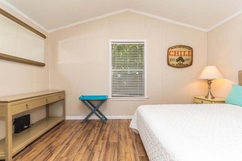 Tiny House Siesta - image 32