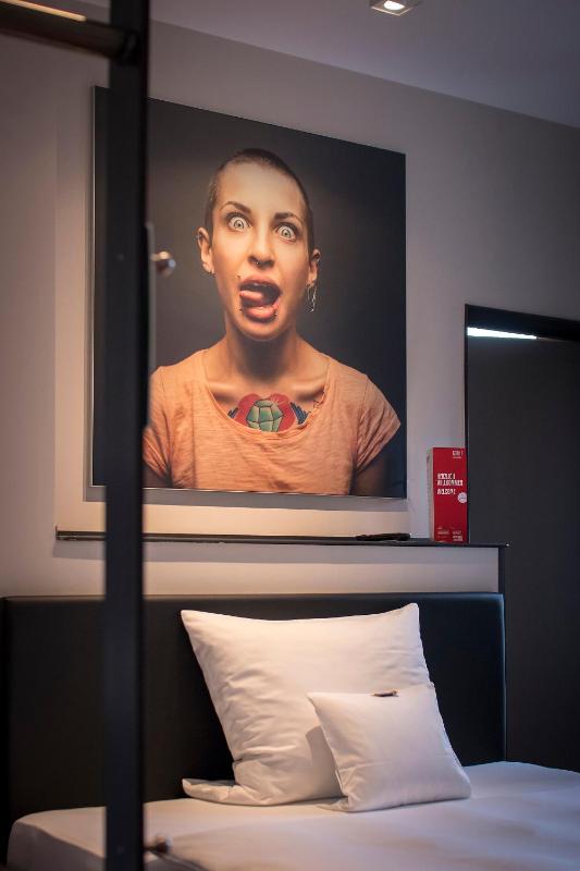 Classic Single Room image 2