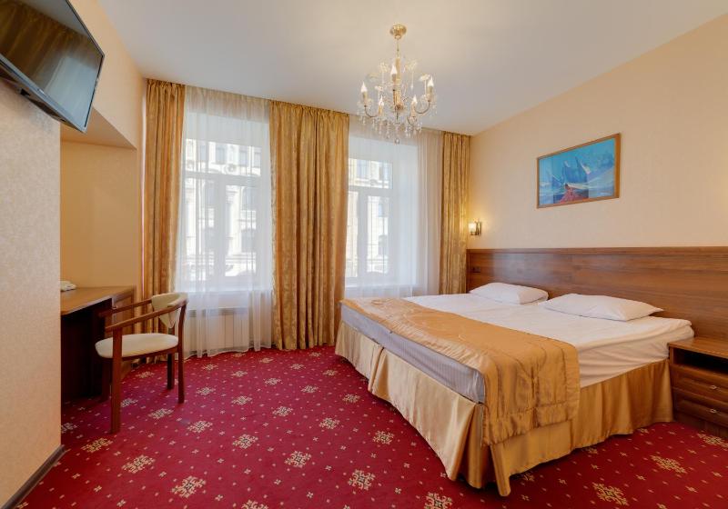 Double Room image 3