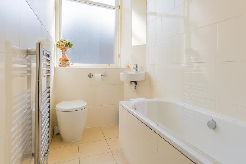 Two-Bedroom Apartment (5 Adults) image 4