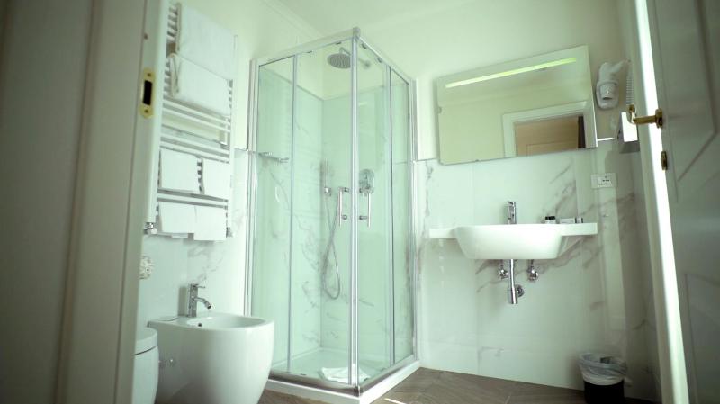 Superior Queen Room image 3