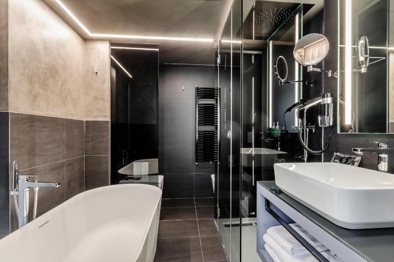 King Suite image 4