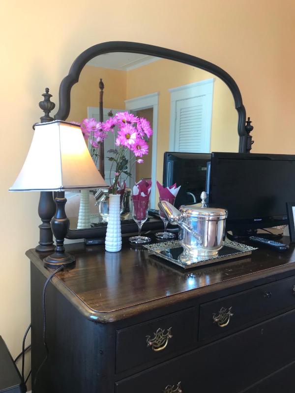 Standard Queen Room image 2
