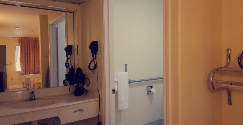 Single Room - Disability Access image 2