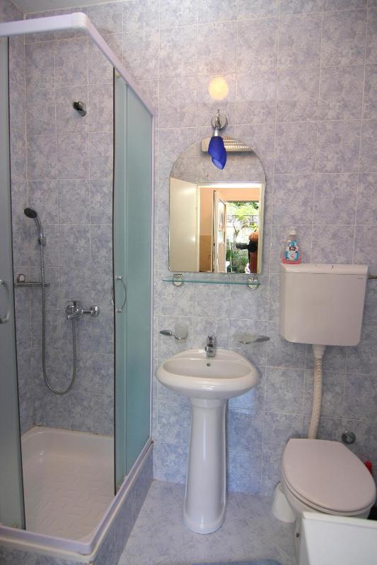 One-Bedroom Apartment (3 Adults) image 3