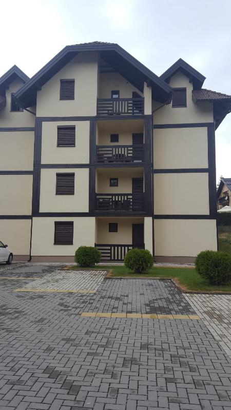 One-Bedroom Apartment image 2