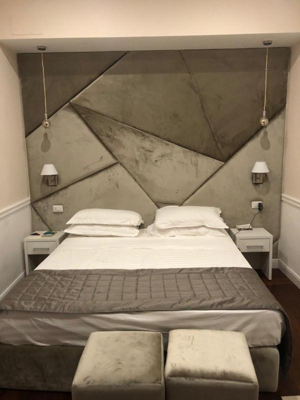 Double Room image 4