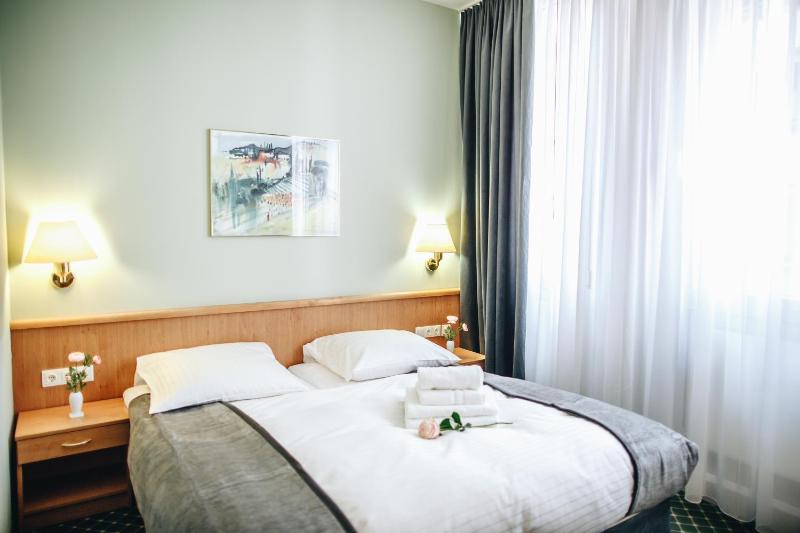 Double or Twin Room with Private Bathroom image 2