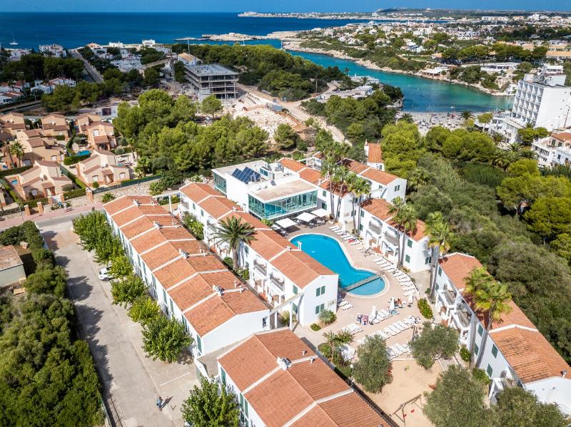 Apartaments Cales de Ponent - image 1
