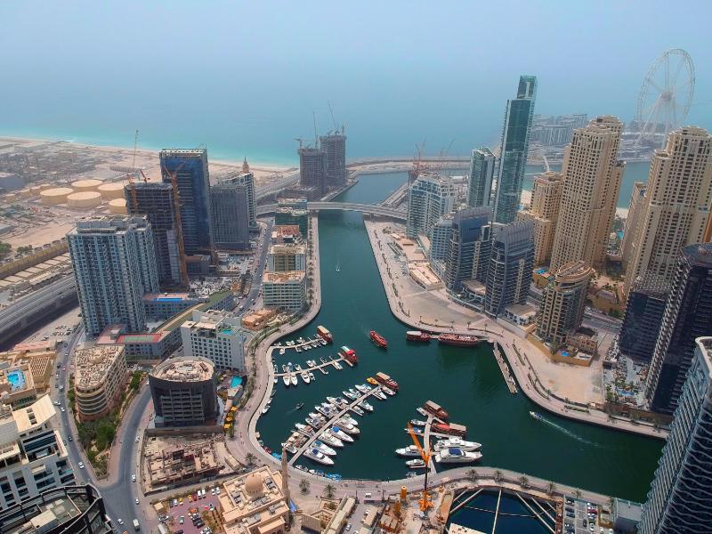 Deluxe King Room Marina View (Free Shuttle Bus to The Beach and Marina Mall) image 2