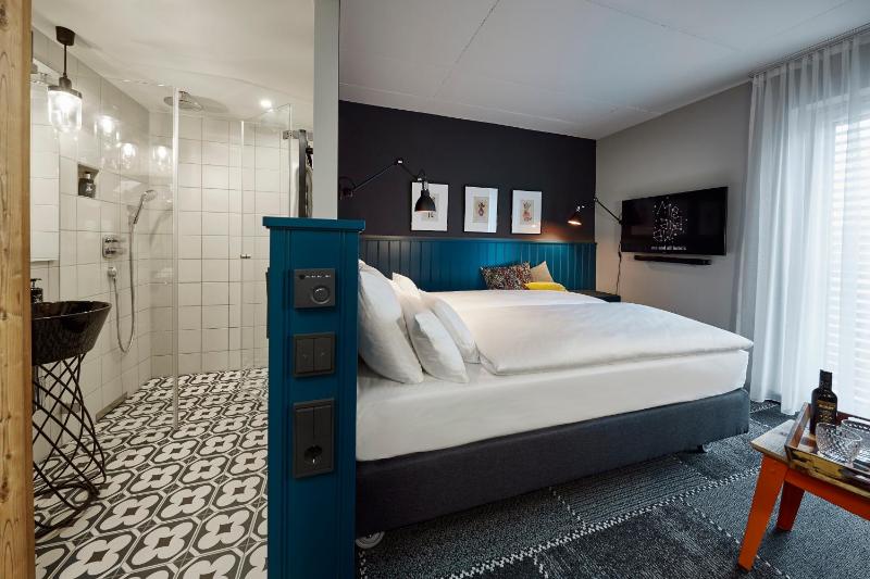 Standard Double Room image 1