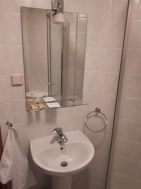 Double Room image 3