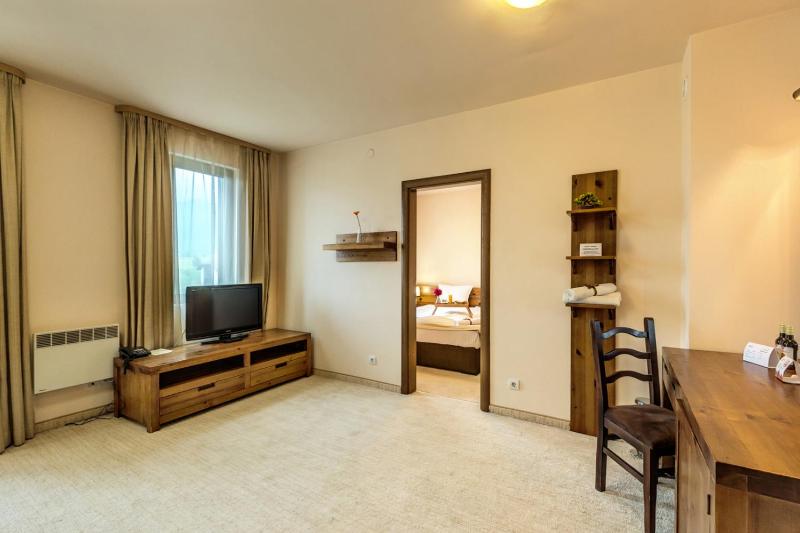 Apartment with Mountain View image 2