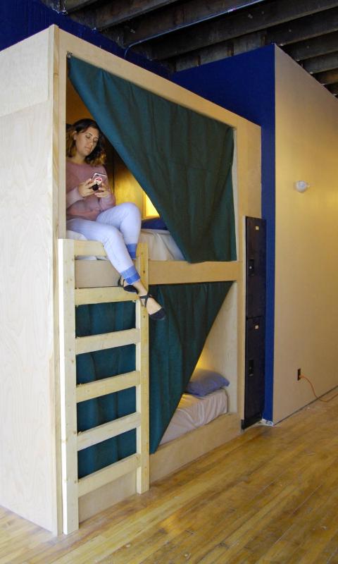 Bunk Bed in Mixed Dormitory Room image 3