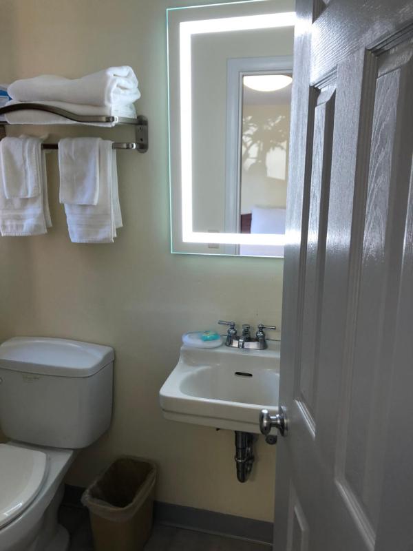 Monticello Motel - image 24