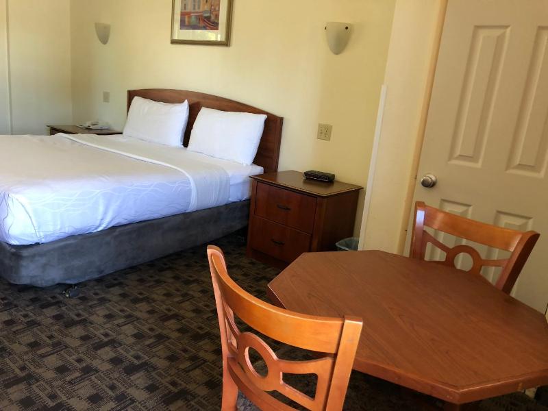 Standard  Double Room image 2