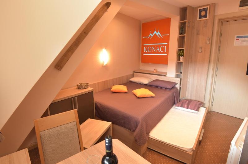 Apartment with Mountain View image 2