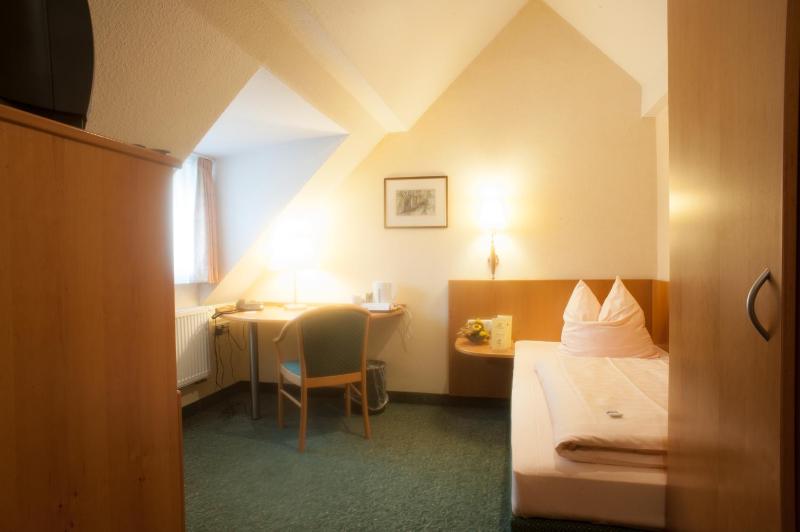 Double or Twin Room image 3