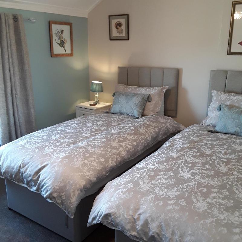 Double or Twin Room with Private Bathroom image 1