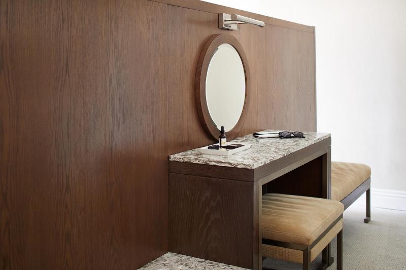 London Suite image 2