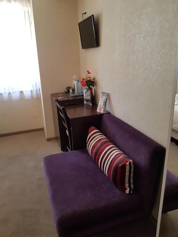 Standard Double Room image 2