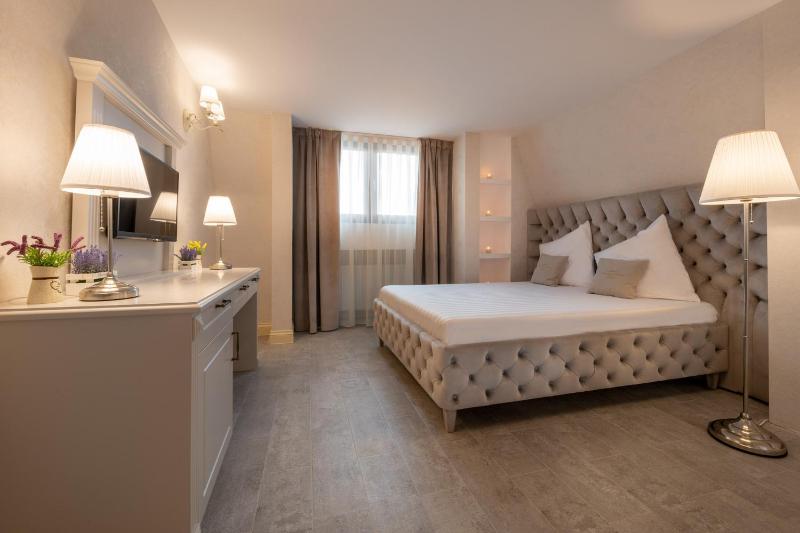 King Room image 4