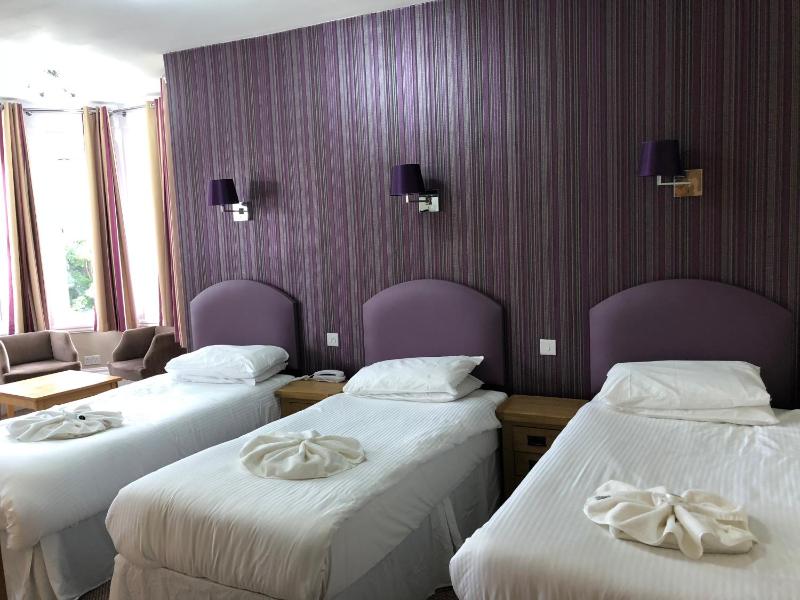 Riviera Hotel - image 5