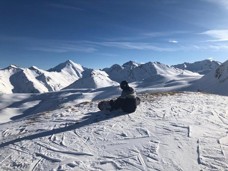 One-Bedroom Apartment image 2