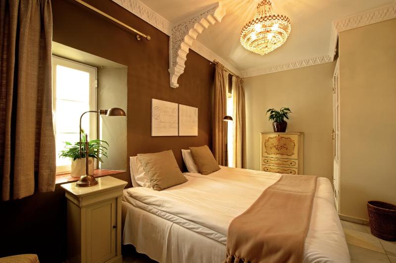 Double or Twin Room image 4