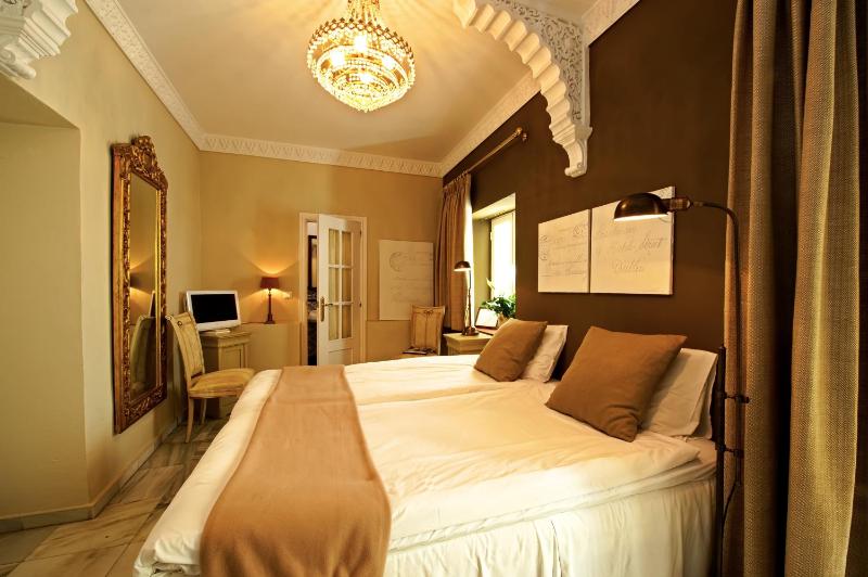 Double or Twin Room image 3
