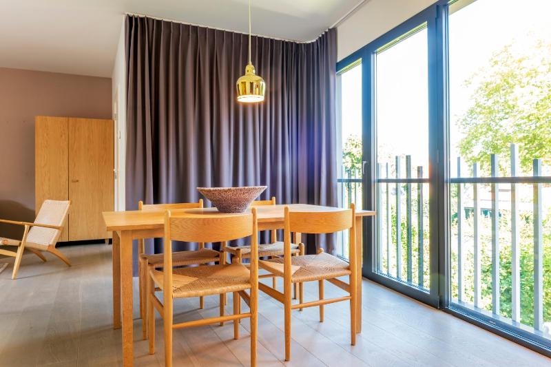 Junior Suite with Balcony image 3