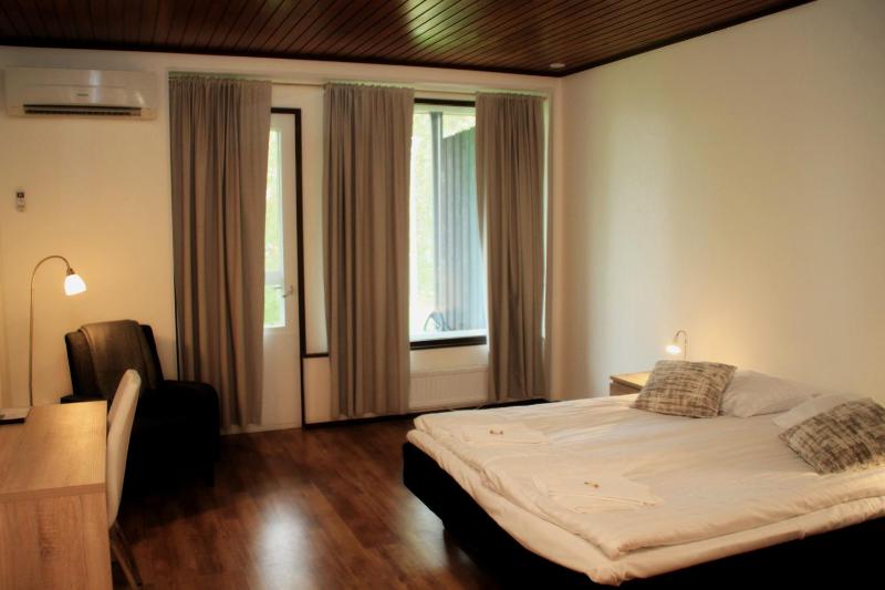 Deluxe Double Room with Balcony image 3