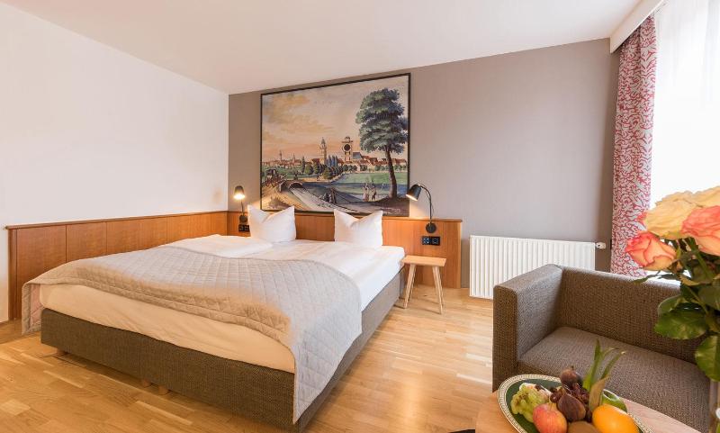 Deluxe Double Room image 1