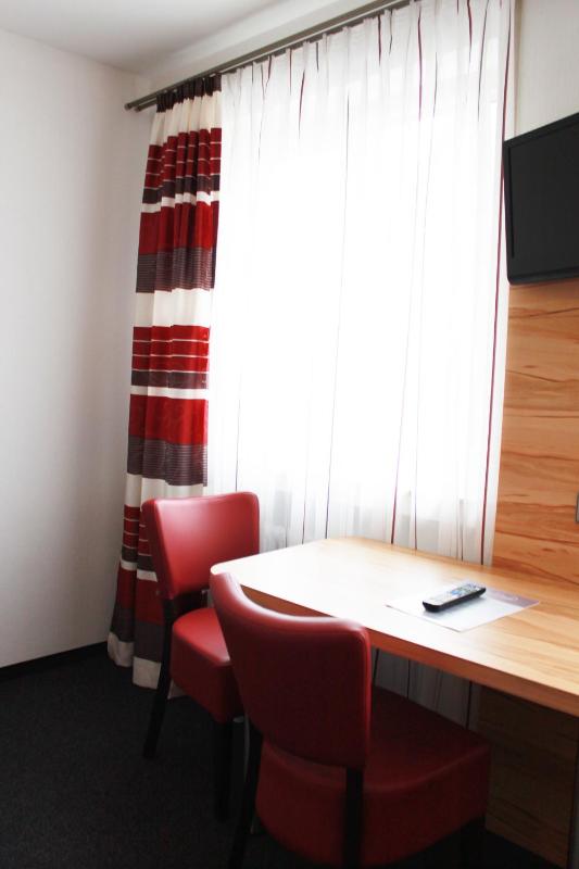 Family Room image 4