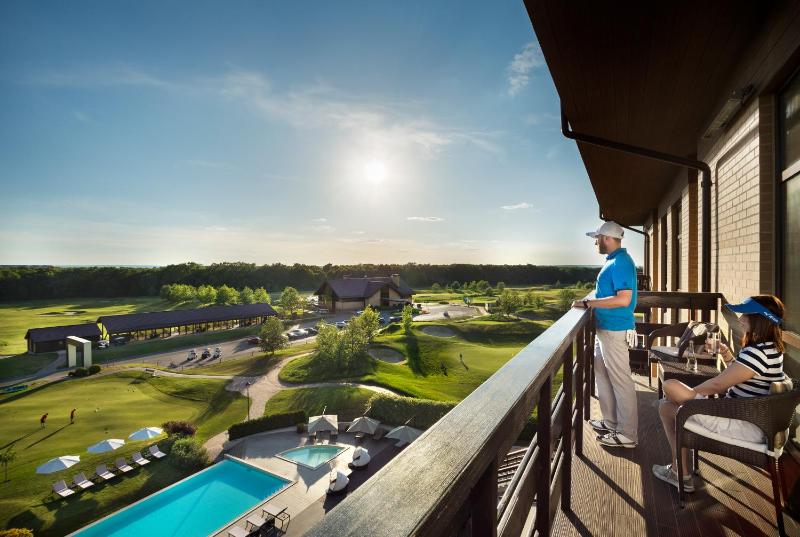 Classic Double Room - Golf View image 1