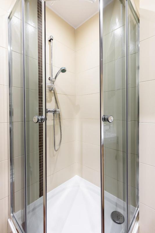 One-Bedroom Apartment image 2