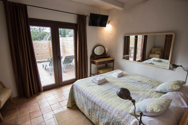 Double Room with Terrace image 2