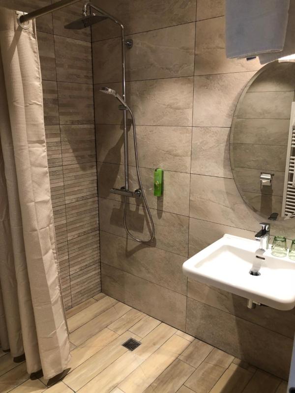 Single Room - Disability Access image 2