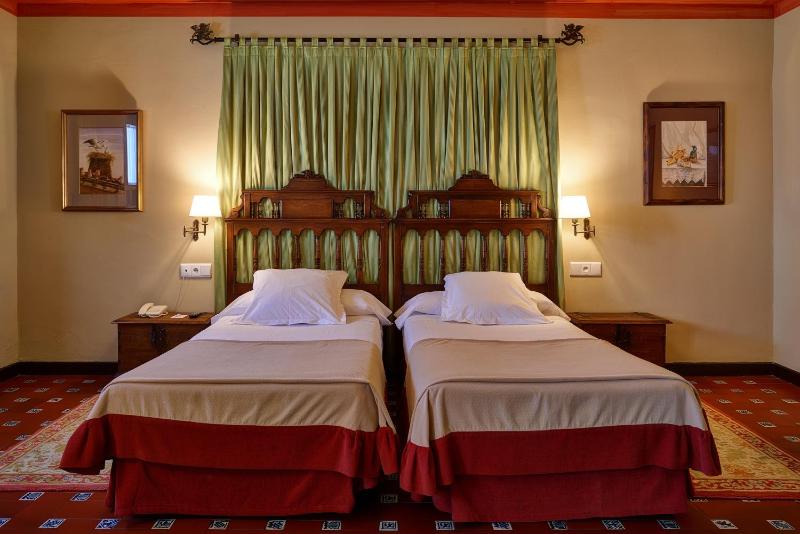 Standard Double Room (2 Adults + 1 Child) image 2