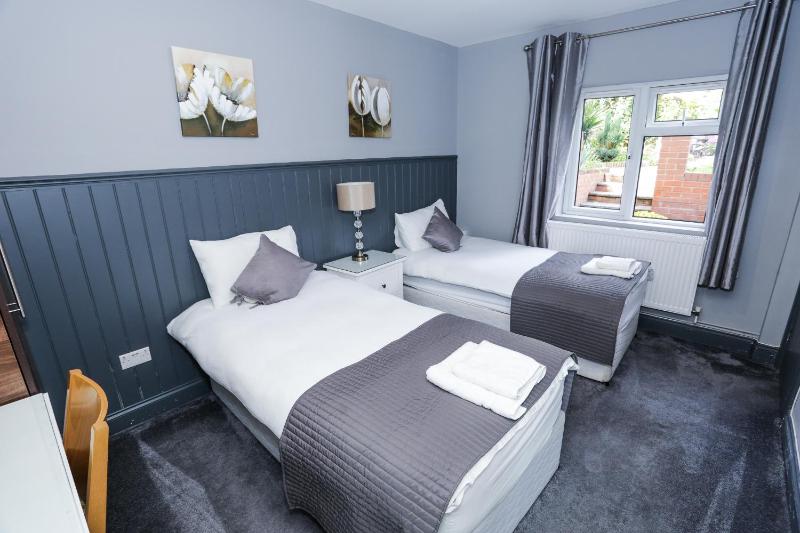 Twin Room image 1