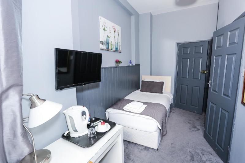 Single Room image 4