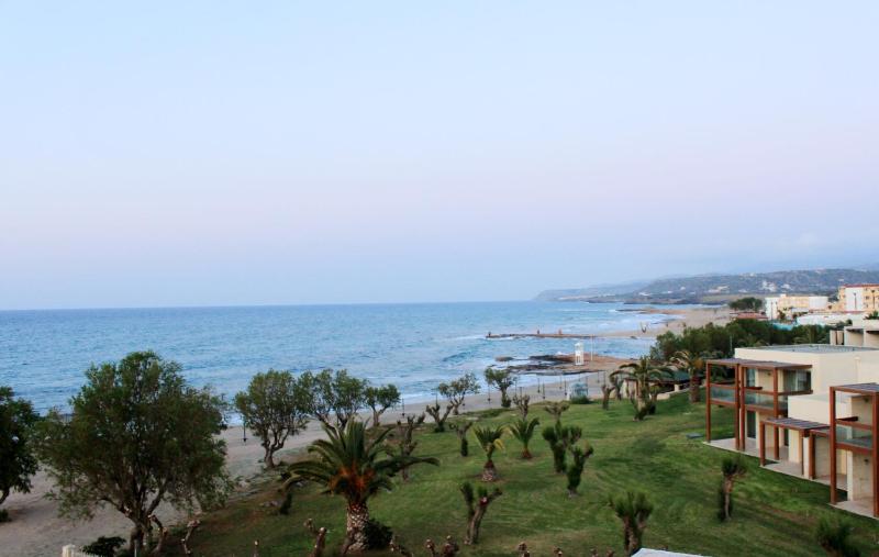 Studio with Sea View image 2