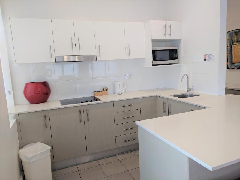 One-Bedroom Apartment image 4