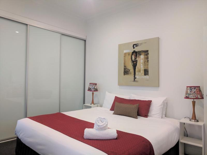 One-Bedroom Apartment image 3