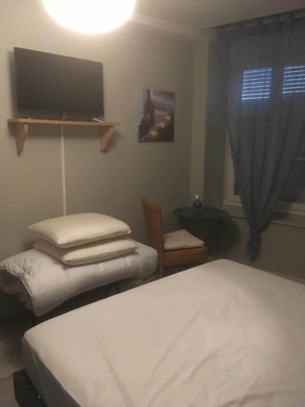 Double Room image 4