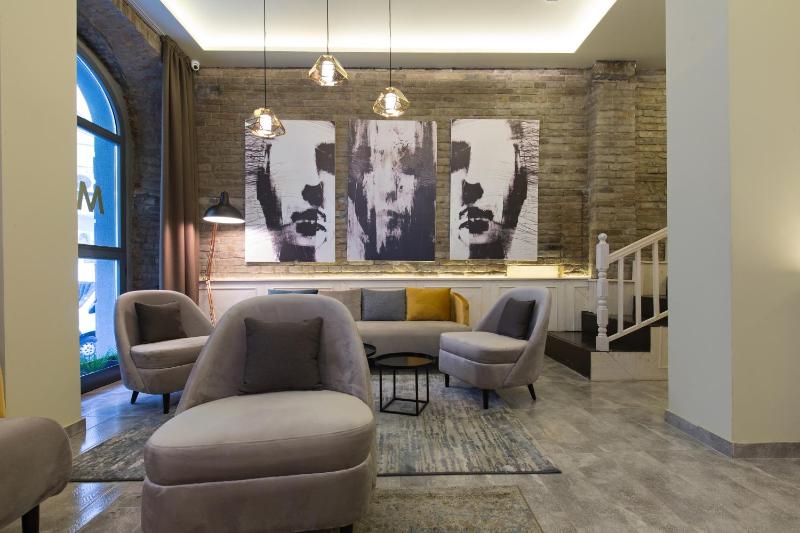 Marquise Hotel Garni - image 8