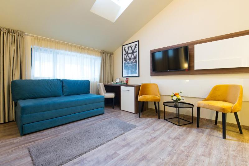 Marquise Hotel Garni - image 12