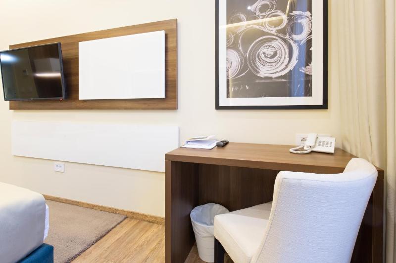 Marquise Hotel Garni - image 13