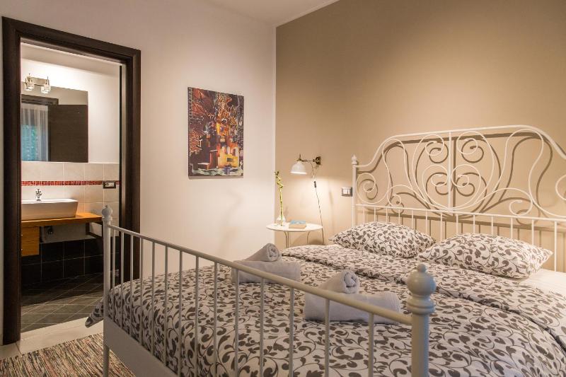 One Love Metropolitan Apartment - image 12